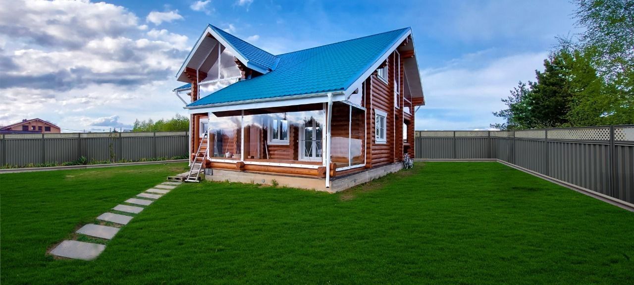 Мягкие окна на веранде загородного дома в городе Кораблино